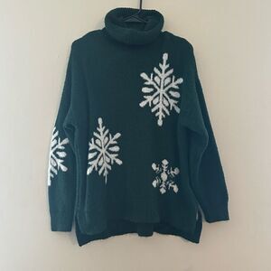 Cupcakes and Cashmere Green Snowflake Sweater Fuzzy Oversized size Medium